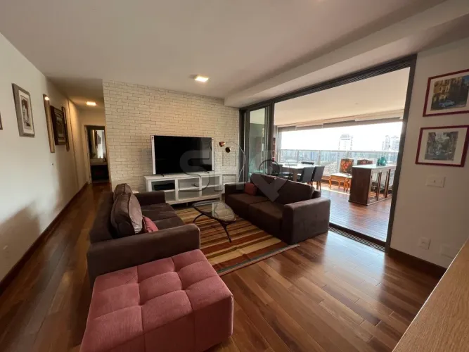 Apartamento na Vila Madalena com 3 dormitórios