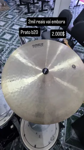 Pratos de bateria