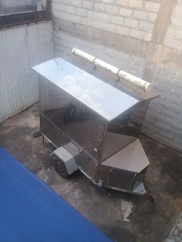 Vendo trailer todo no inox, com frizer e elétrica toda feita