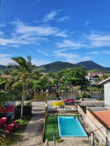 CASA SOBRADO AMPLA junto ao Canal de Ponta Negra.