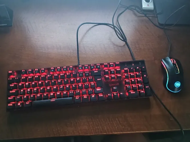 Conjunto de teclado mecânico e mouse Reddragon gamer