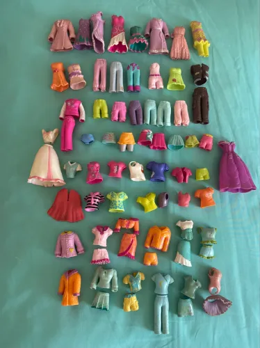 lote de +60 roupinhas polly pocket anos 90 e 2000