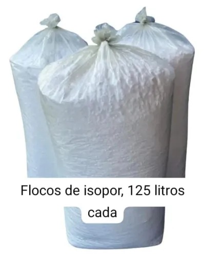 3 SACOS DE FLOCOS DE ISOPOR