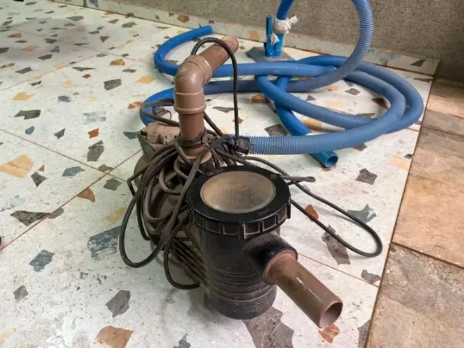 Bomba de limpar piscina