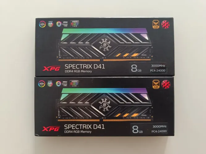 Memória RAM XPG 16GB (2x8) DDR4
