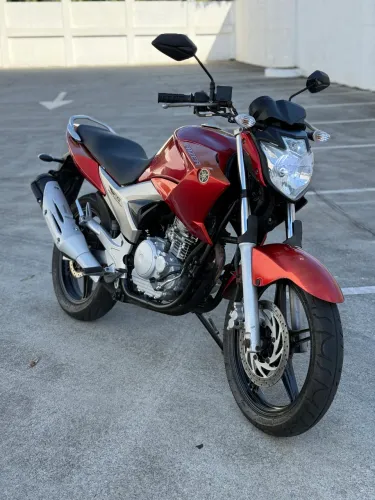YAMAHA YS 250 FUEL INJECTION FAZER 2012 VERMELHA FILÉ FINANCIA TOTAL
