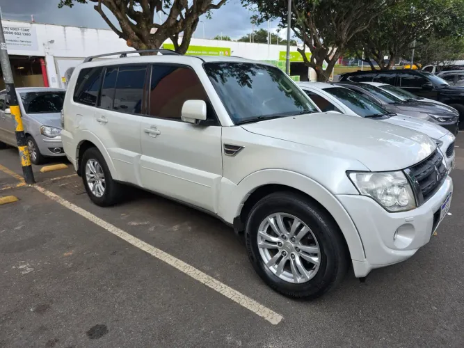 Mitsubishi Pajero HPE Full 3.2 4X4 T.i.dies. 5P AUT 2014