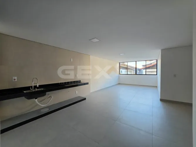 Apartamento à Venda com 03 Quartos, 1 suíte no bairro Santo Antônio em Divinópol
