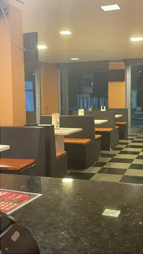 VENDO HAMBURGUERIA EM PLENO FUNCIONAMENTO CARMÓPOLIS-SE
