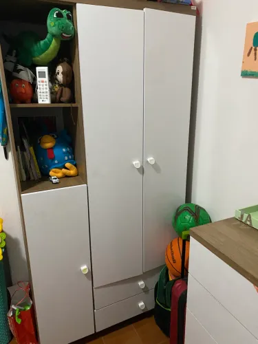 Guarda roupas infantil