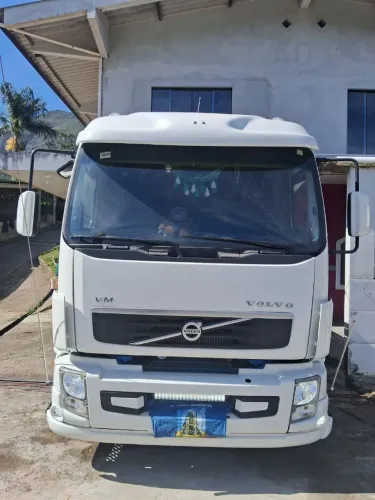 Volvo VM 310 novo top de linha