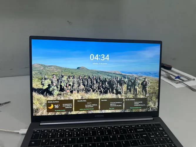 Nootbook galaxy Book 4 