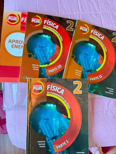 Livro de Física Moderna Plus