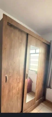 Vendo guarda roupa usado em boas condições montagem e entrega grátis em aparecida