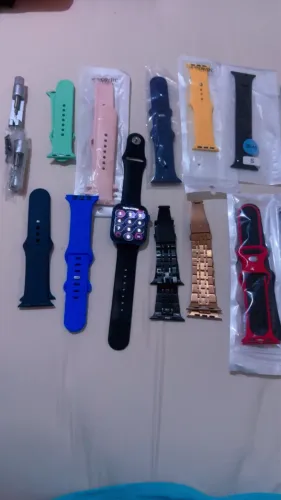 Vendo Apple Watch com várias pulseiras