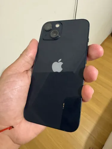 iPhone 13 128 GB com 91% de bateria