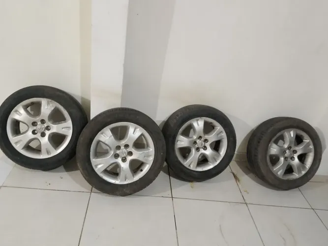 Vendo roda original do Corolla