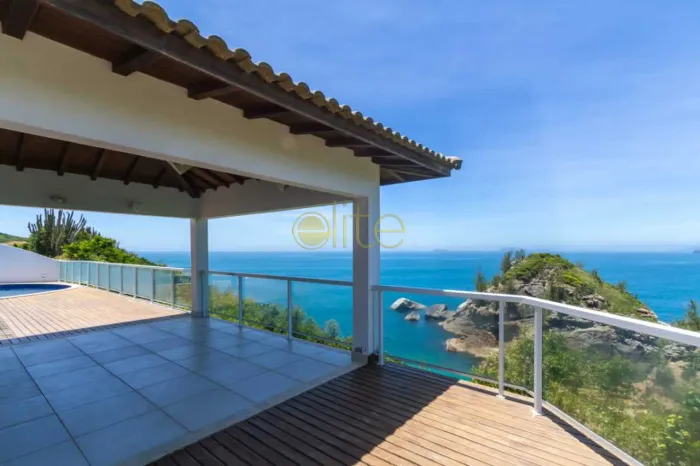 Casa em Condomínio-À VENDA-Praia da Ferradurinha-Armação dos Búzios-RJ