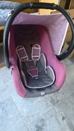 Vendo cadeirinha infantil para menina