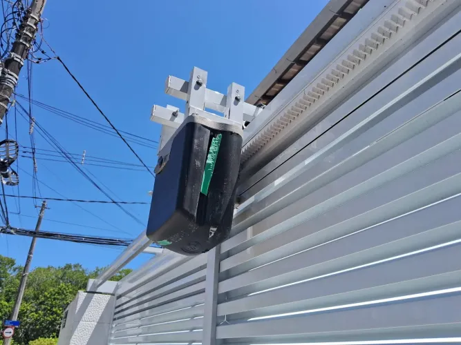 Portões de alumínio, aço carbono, TB fazemos manutenção como troca de fechadura elétrica.