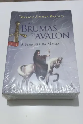 Lote | Livros | As Brumas de Avalon | O Código da Vinci Ilustrado (Capa Dura) | Outros