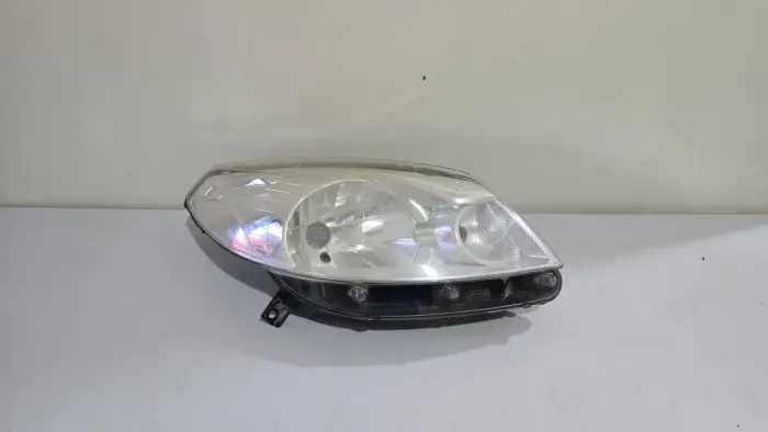 Farol direito Sandero 2012/2013/2014