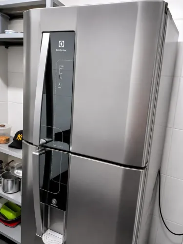 Vendo Geladeira Electrolux Inox