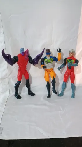 MAX STEEL* Lote com três bonecos usados