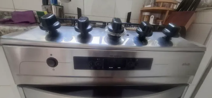 Fogão inox 4bocas, com timer e grill semi novo, bem conservado- valor- 1.100,00