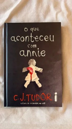 O que aconteceu com Annie - C. J. Tudor