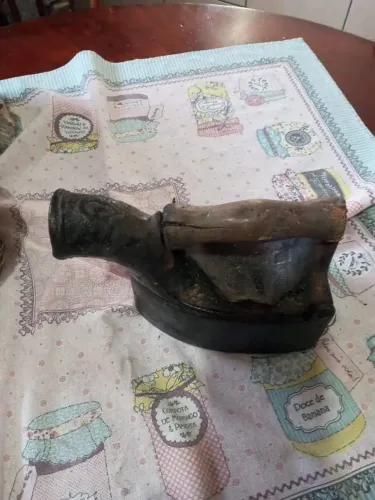 Ferro antigo brasa