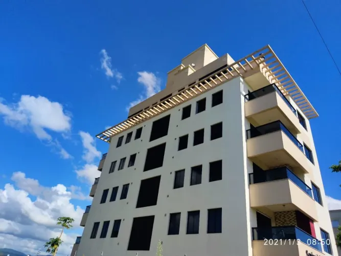 Alugo apartamento 2 quarto um sendo suite tento 2 banheiro