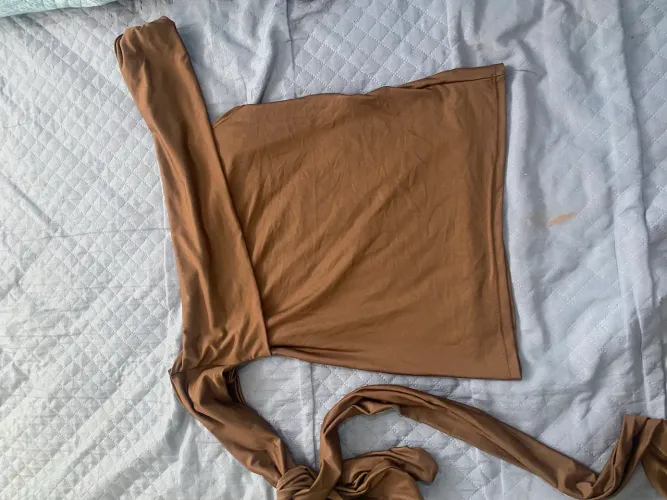 Blusas e crooped por 20 reais promoção relâmpago 