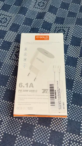Carregador ?GOLD Pro 30W + Cabo USB-C | Lacrado
