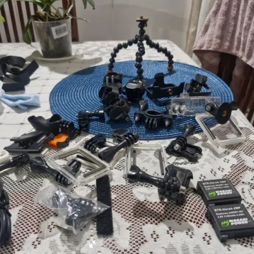 Lote Gigante Acessórios GoPro/Action Cam + 2 Baterias Hero 4 + Câmera (Leia)
