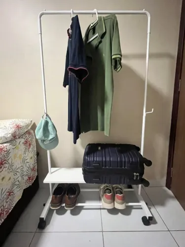 Arara Organizadora Cabideiro de Roupas de Chão com Rodinhas - Multiuso com 1 Prateleira