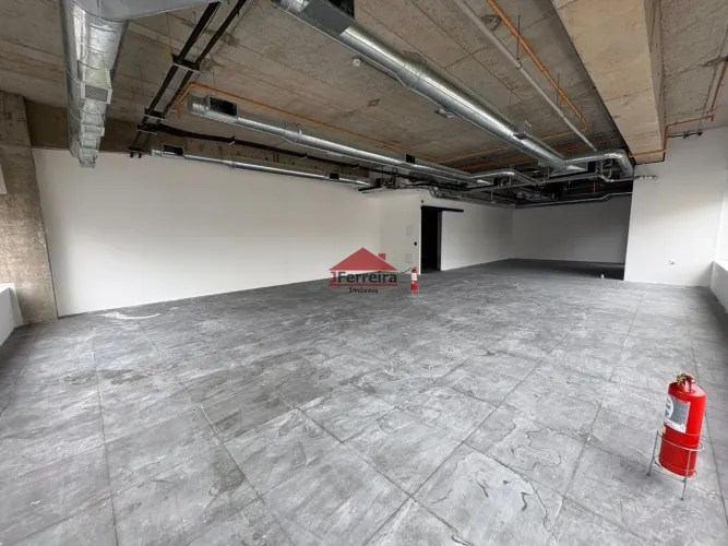 Escritório comercial para locação no Jardim das Perdizes, com 202m², 6 vagas, andar alto, 
