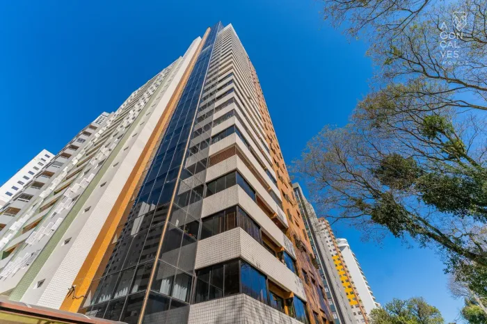 Apartamento no Colina Piemonte, 04 Suítes, 03 Vagas livres, Andar Alto, Bigorrilho, Curiti