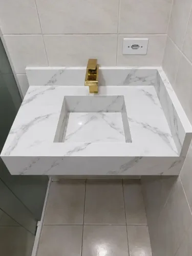 NICHOS E PIAS DE PORCELANATO