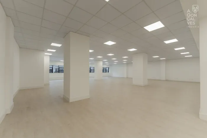 Sala Comercial no Bertec Office, Pé-Direito Alto, Batel, Curitiba.