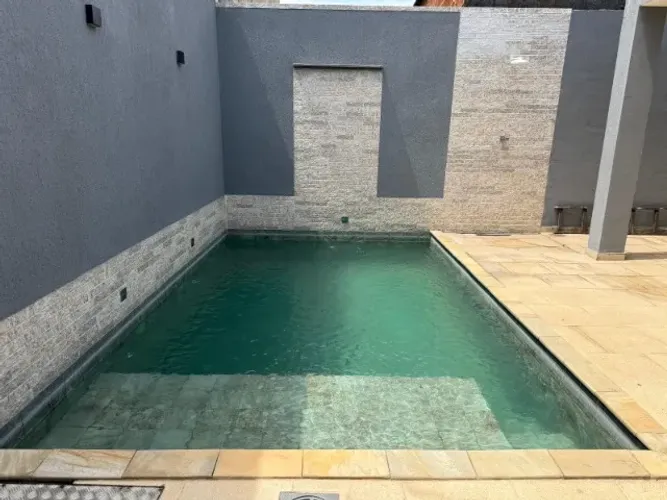 CASA COM PISCINA - NOVA IGUAÇU/RJ