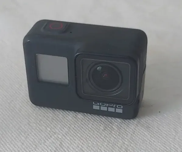 Vendo: GoPro Hero 7 Black 4K + Kit Completo de Acessórios.  Impecável