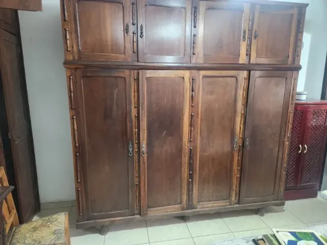 armário 4 portas com maleiro madeira maciça