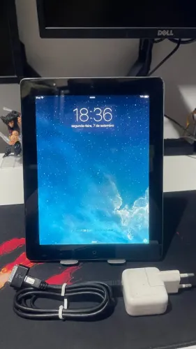 iPad 2 Apple 32GB Wi-Fi (Preto) - Com Carregador e Cabo - Modelo MC770BZ/A