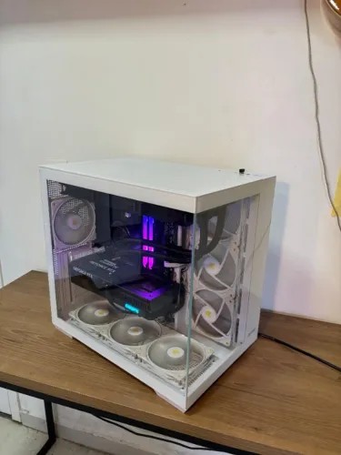 PC Gamer Ryzen 7 5700X3D RTX 4060 Ti 8GB 64GB DDR4 SSD 2TB Water Cooler 360mm Branco