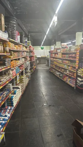 Passo supermercado: montagem mais mercadorias