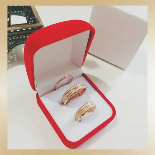 Par de Alianças Anatômicas Chanfradas 6mm Ouro18K Banho + Solitário. Namoro, Casamento 