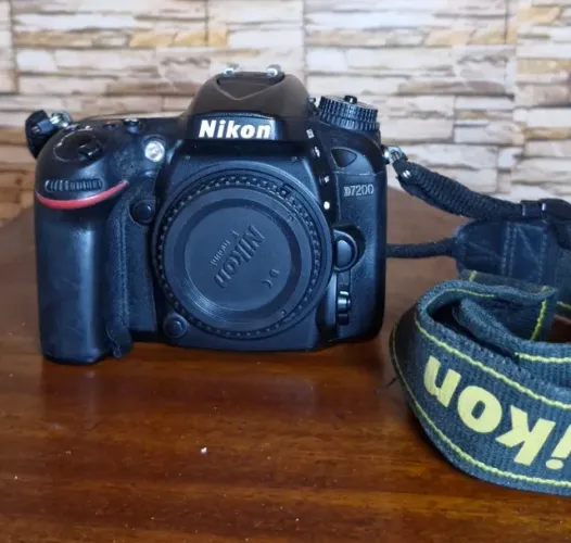 Camera fotográfica Nikon D7200 usada