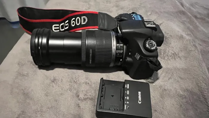 Canon 60D lente 18-200mm