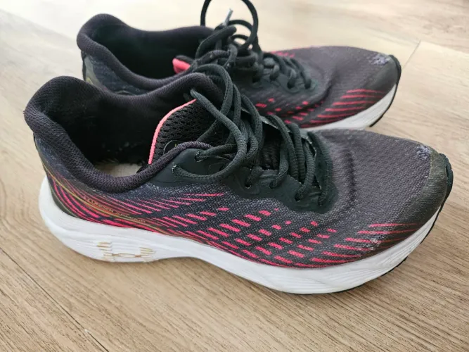 Tênis Under Armour 